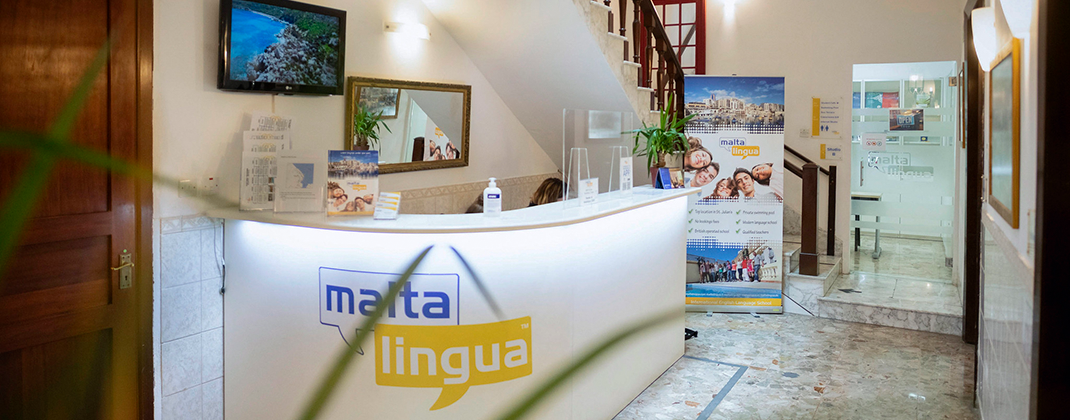Recepción de la escuela de inglés