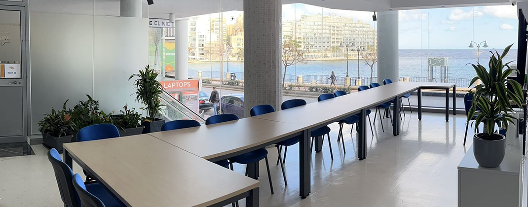 Aulas con vistas al mar