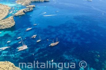 Foto desde arriba de nuestro viaje en barco a Comino